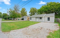 2320 S Kickapoo Avenue, Springfield, MO 65804