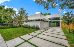 326 NW 40th St, Miami, FL 33127