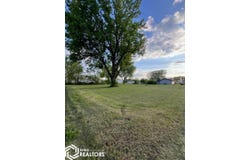 310 W Stanton, Russell, IA 50238