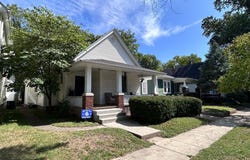 838 S DOUGLAS Avenue, Springfield, IL 62704