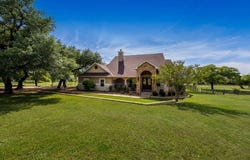 194 Mull Rd, Kerrville, TX 78028