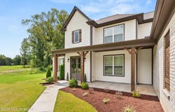 230 Centerline Roper Loop, Byhalia, MS 38611