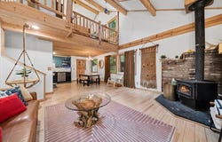 70548 E MOUNTAIN Dr, Rhododendron, OR 97049