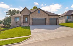 2011 N Silver Charm Avenue, Springfield, MO 65802