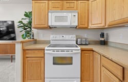 1011 10TH St, Florence, OR 97439
