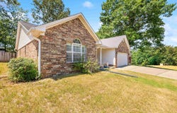 2402 Great Hill Road, Benton, AR 72015