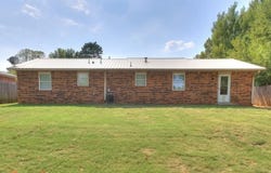 16 Sue Lane, McLoud, OK 74851