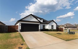 1000 Sunshine Court, Centerton, AR 72719