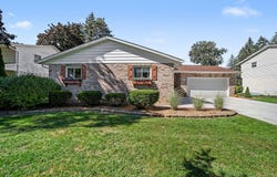 1445 Vancouver Drive, Saginaw, MI 48638