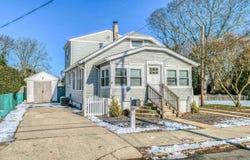 137 W Johnson Ave, Somers Point, NJ 08244