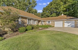 2747 E Rocklyn Road, Springfield, MO 65804