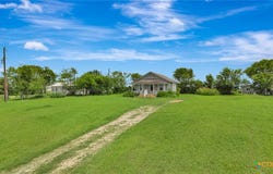 195 Wall Lane, Port Lavaca, TX 77979