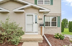 909 N Clover Lane, Cottage Grove, WI 53527