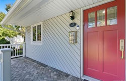 17 Willben Lane, Plainview, NY 11803