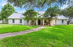 801 Treasure Oaks Road, Inez, TX 77968