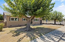 2041 W Cecil Court, Visalia, CA 93291