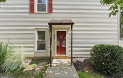 2825 CHABLIS CIR, WOODBRIDGE, VA 22192