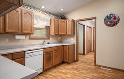 310 Haralson Ln, La Crescent, MN 55947
