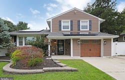 10 FORREST DR, BLACKWOOD, NJ 08012