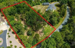 717 CEDAR MEADOW DR, NELLYSFORD, VA 22958