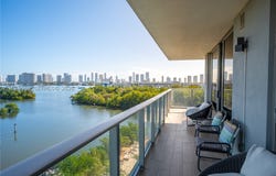 16385 Biscayne Blvd, North Miami Beach, FL 33160