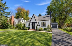 2 PERSHING Avenue, EWING, NJ 08618