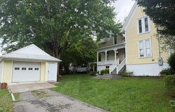 283 Webster St, Alderson, WV 24910