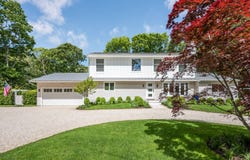 48 Beechwood Dr, Southampton, NY 11968