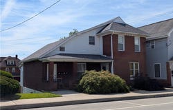 32 S 3rd St, Youngwood, PA 15697