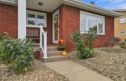 221 Locust Ave, Chartiers, PA 15342