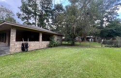 1110 Valley Dr, Laurel, MS 39440