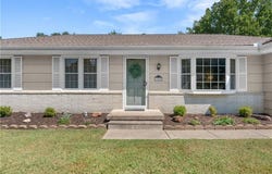 1202 E Willow Drive, Olathe, KS 66061