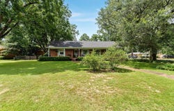 703 W 29th St, Laurel, MS 39440