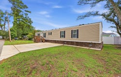 818 Wayne St., North Myrtle Beach, SC 29582