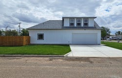 1010 Oak Avenue, Panhandle, TX 79068
