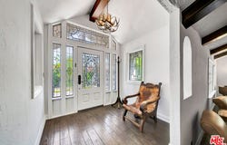 5441 Calvin Ave, Tarzana, CA 91356