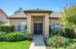 2717 W Wren Avenue, Visalia, CA 93291