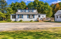 41 Middlesex Road, Topsham, ME 04086