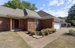 838 Cloverleaf Drive, Southaven, MS 38671