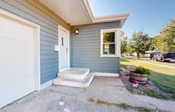 912 Montana Ave SW, Huron, SD 57350