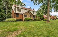 9216 Evergreen Drive, Parma, OH 44129