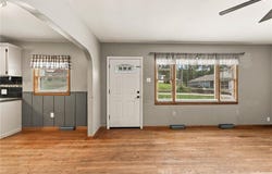 512 E Woods Street, Smithville, MO 64089