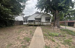 1913 E Maple Ave, Enid, OK 73701