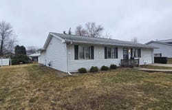 803 S Adams Place, Mount Pleasant, IA 52641