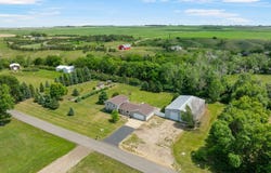 2710 66th St, Minot, ND 58703