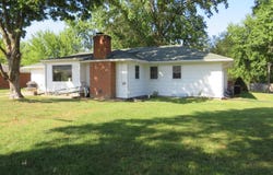 922 Lincoln Ave, Marshall, MO 65340