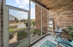 7215 Willow Way Lane, Willowbrook, IL 60527