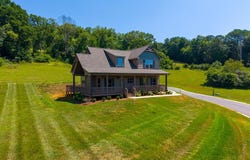 50 Fairview St, Franklin, NC 28734