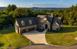 6841 Redtail Hawk Way, Knoxville, TN 37921