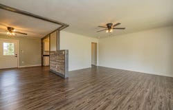 201 Green Hills Dr, Moberly, MO 65270